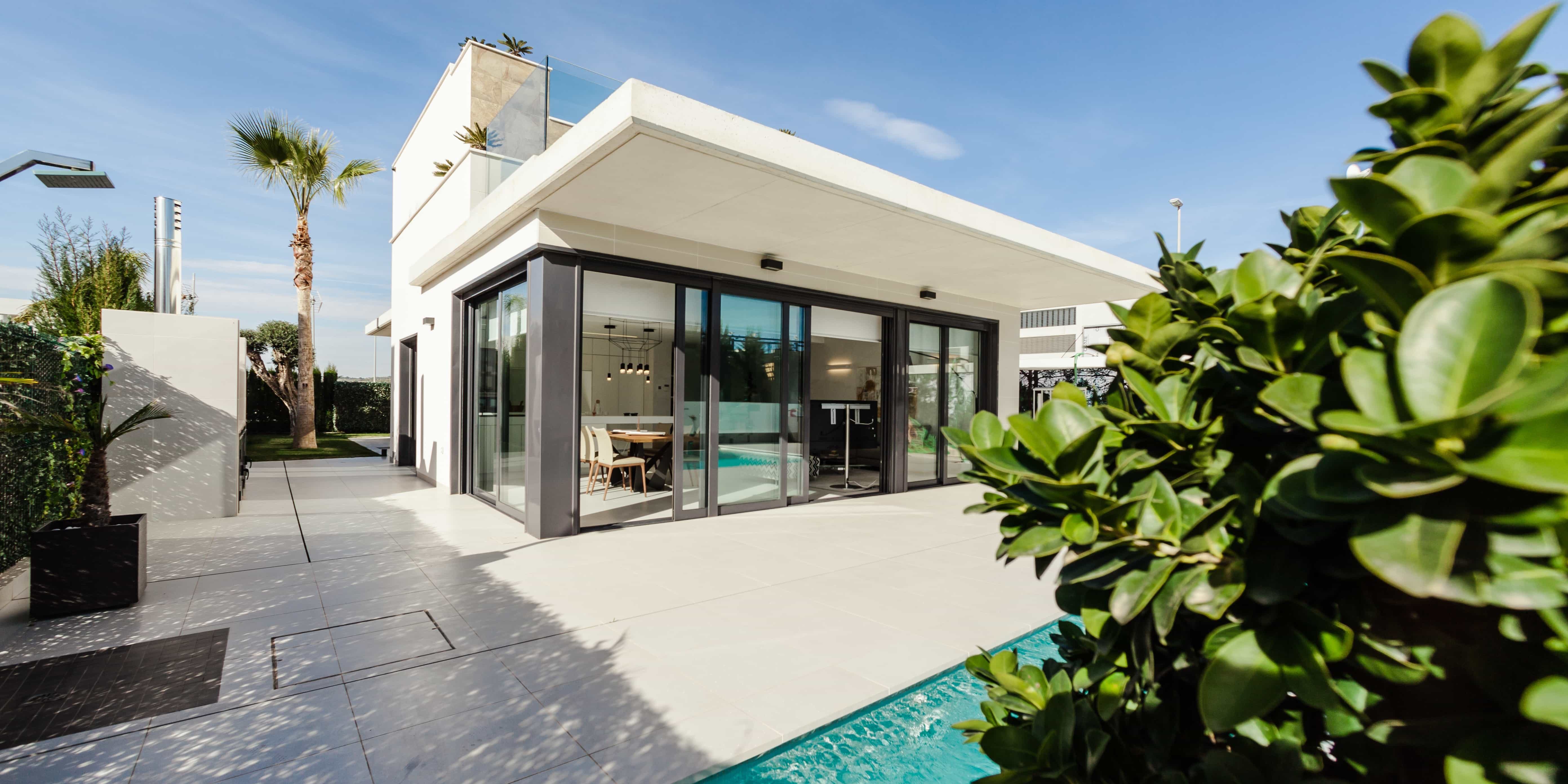 ialicante-mediterranean-homes-475777-unsplash-min